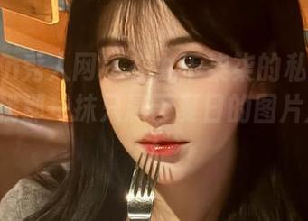 Xiuren秀人网 – 在九千柒柒的私房空间中，寻找那一抹只属于夏日的图片魅力.txt
