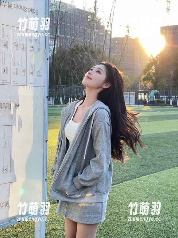 Xiuren秀人网 - 全套写真原图大放送，会飞的小虎牙教室中的那些动人瞬间不容错过！.txt