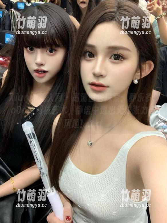 Xiuren秀人网 - 高清图包探索：养乐多DoDo的网袜艺术，静谧中透出无限张力与风趣！.txt