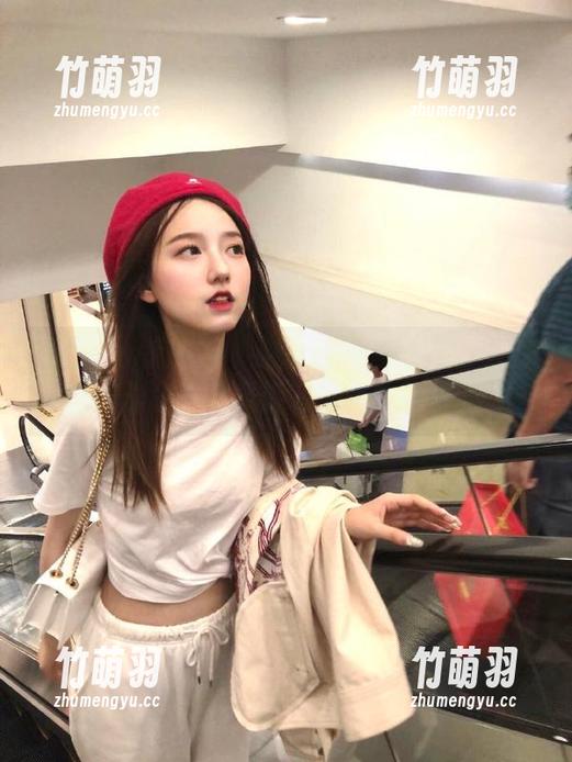 Xiuren秀人网 - 免费观看凌希儿厨娘的精美作品，感受她对美食的热爱.txt
