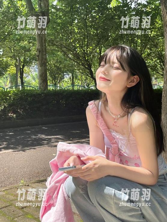 Xiuren秀人网 - 透视刘飞儿Faye的裤里丝作品：图库带你领略摄影的艺术之旅.txt