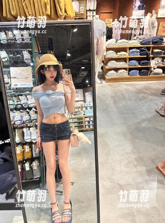 Xiuren秀人网 - 千夜未来专属泳衣美图大放送，免费下载高清写真作品，感受无限魅力！.txt