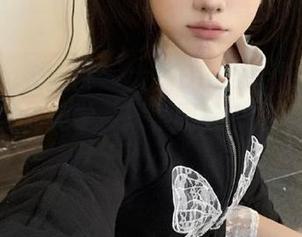 Xiuren秀人网 – 大橘BBKira用白衬衫定义无圣光美学，探索图集中的每个细节.txt