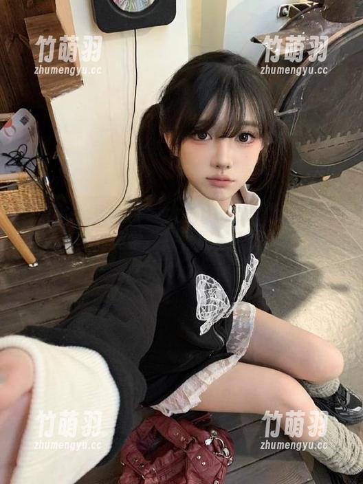 Xiuren秀人网 - 大橘BBKira用白衬衫定义无圣光美学，探索图集中的每个细节.txt