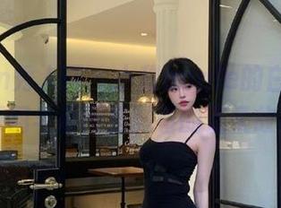 Xiuren秀人网 – 小甜angle的白衬衫写真，原图与套图里藏着的温柔故事.txt