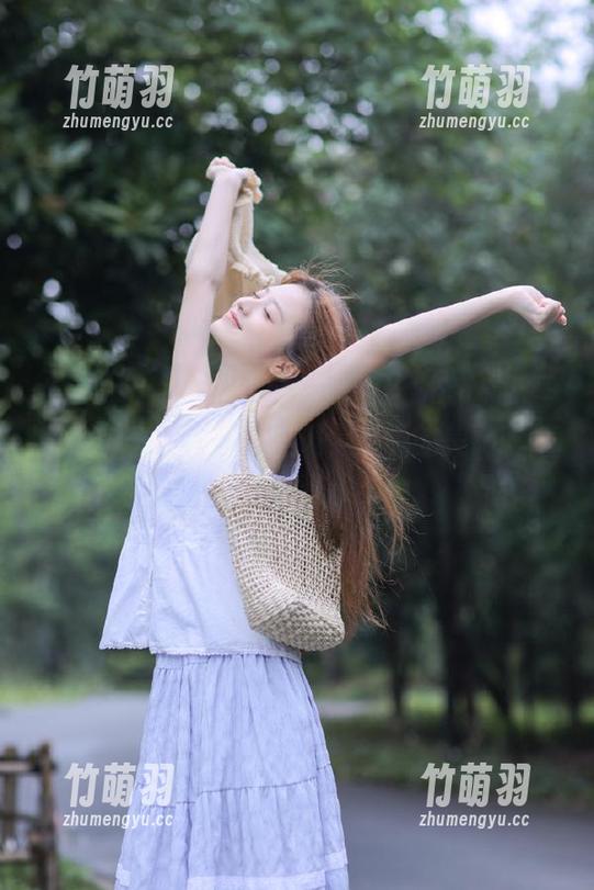 Xiuren秀人网 - 全新徐莉芝Booty无圣光女神套图，艺术与现实交融的美丽瞬间不容错过.txt