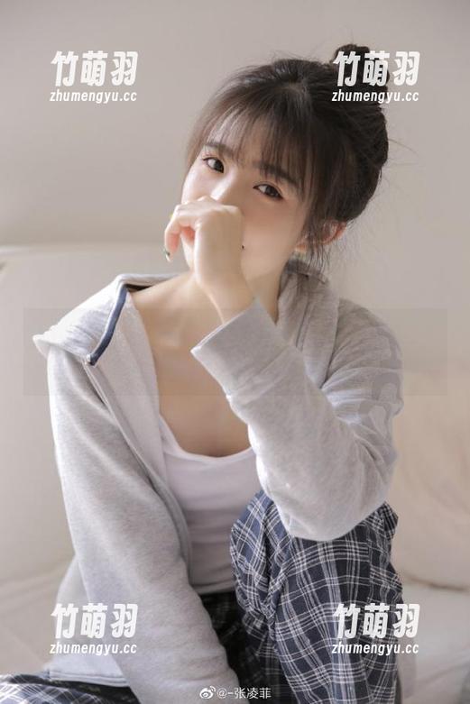 Xiuren秀人网 - 福利时间到！悠悠YOYO夏天写真带你畅游青春的海洋！.txt