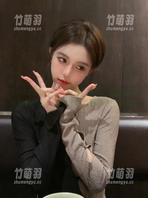 Xiuren秀人网 - 舞动的水花：悦悦姐泳衣作品合集，带你走进清新图片世界.txt