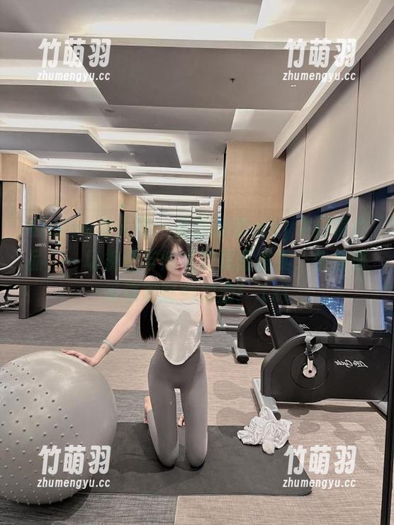 Xiuren秀人网 - 最新晓梦may牛仔裤作品，一场视觉与情感的双重盛宴，快来感受这股时尚浪潮！.txt