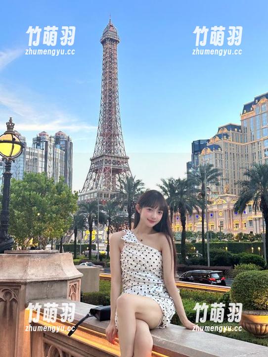 Xiuren秀人网 - 梦心月的黑白写真套图，记录心灵深处的动人瞬间.txt