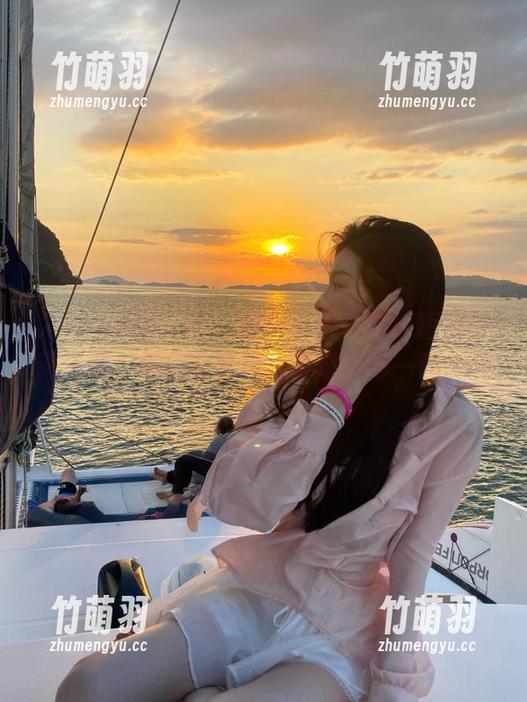 Xiuren秀人网 - 樱桃小犊子高清短裙写真资源，与你分享青春姿态的每一瞬.txt