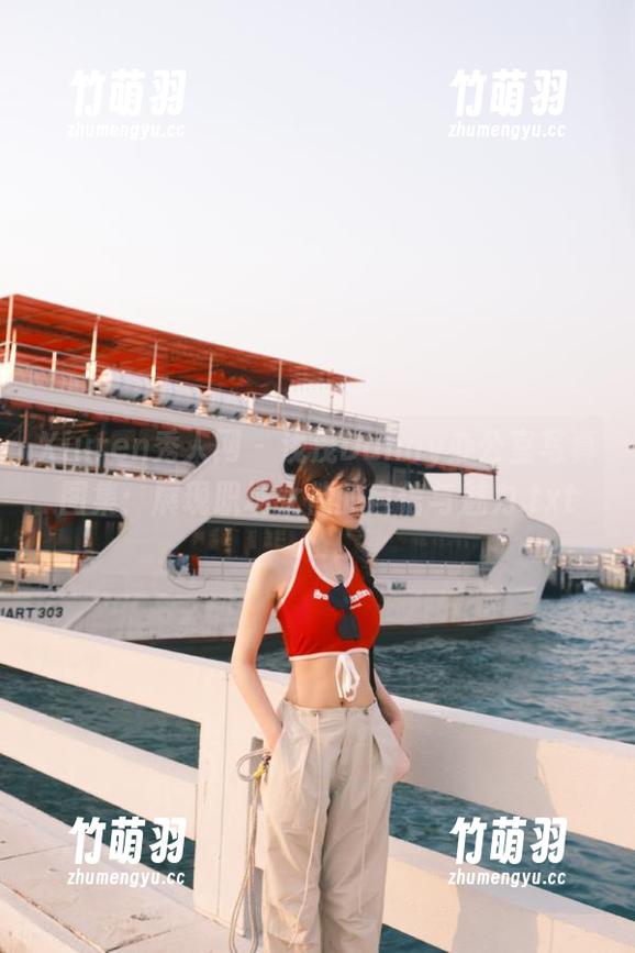 Xiuren秀人网 - 浅浅Danny办公室写真图集：展现职场女性的自信与魅力.txt