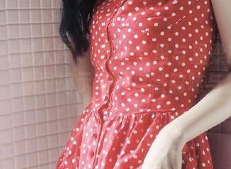 Xiuren秀人网 – 在教室里与温柔的柔亲密接触，原图揭示她的自然韵味与魅力.txt