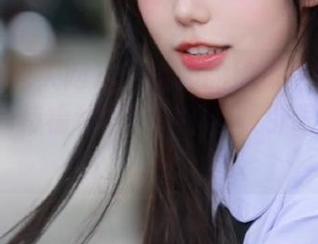 Xiuren秀人网 – 泳池边的绮里嘉Carina，解锁独特福利写真，瞬间吸引眼球！.txt