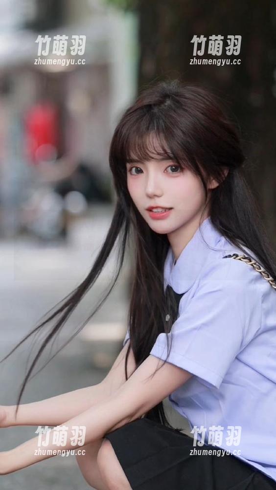 Xiuren秀人网 - 泳池边的绮里嘉Carina，解锁独特福利写真，瞬间吸引眼球！.txt