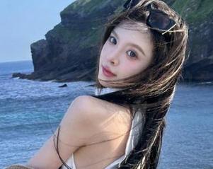 Xiuren秀人网 – 邀你在线欣赏邹晶晶护士的心血作品，感受护理人员的无私与奉献精神.txt