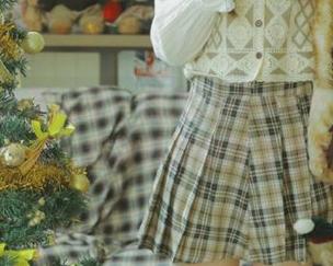 Xiuren秀人网 – 雨儿baby带来的定制白裙作品，绽放独特的青春气息.txt