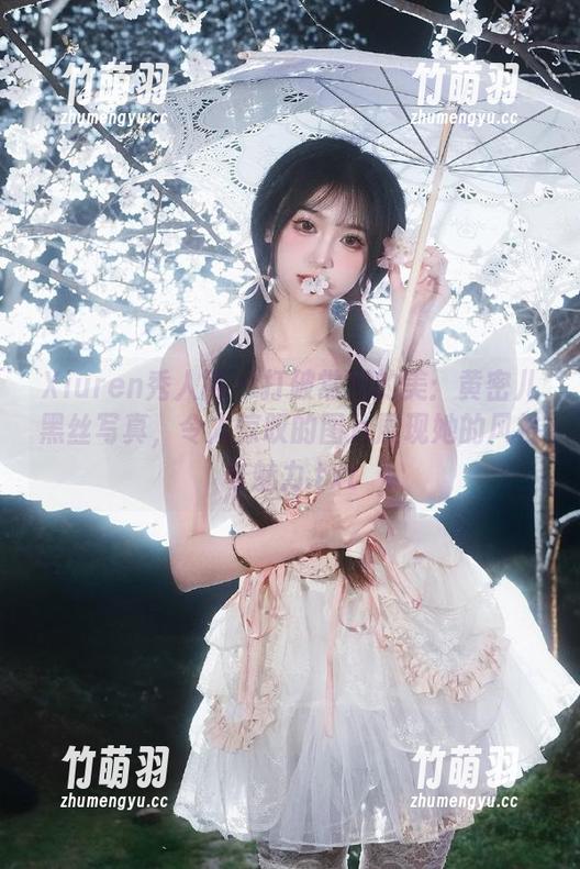 Xiuren秀人网 - 打破常规的美：黄密儿黑丝写真，令人惊叹的图片展现她的风格与魅力.txt