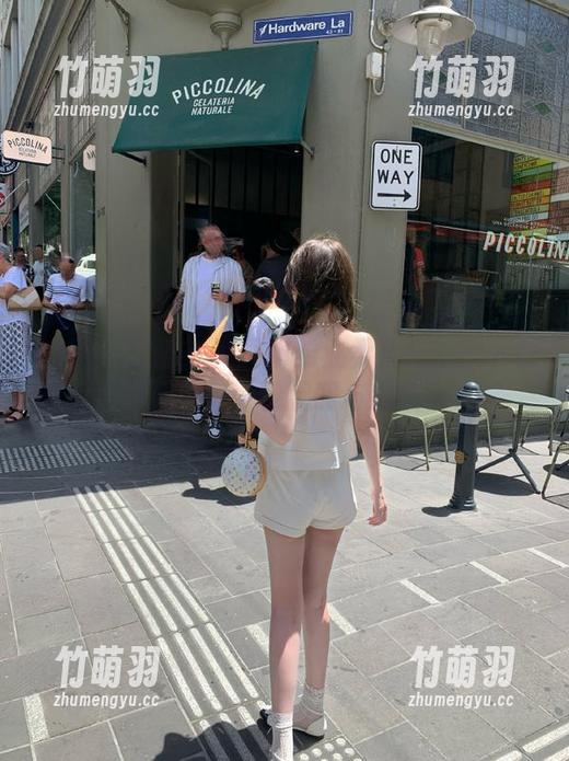 YouMi尤蜜荟 - 周妍希温柔风格套图下载，感受她的每一份温暖与细腻！.txt
