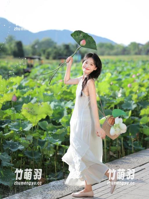 YouMi尤蜜荟 - 心上可Flora最新职业装图册，激发你对职场独特风格的灵感！.txt