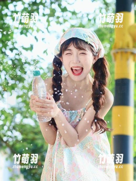 YouMi尤蜜荟 - 田冰冰黑色系列写真合集分享，带你领略她的独特风格和灵动气质！.txt