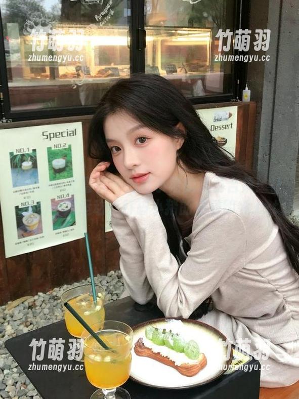 YouMi尤蜜荟 - 白露小猪的运动合集：让我们一起运动，打破小猪的刻板印象.txt