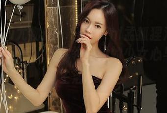 YouWu尤物馆 – FoxYini孟狐狸浴室写真最新分享，带你领略她的少女心与精致生活.txt