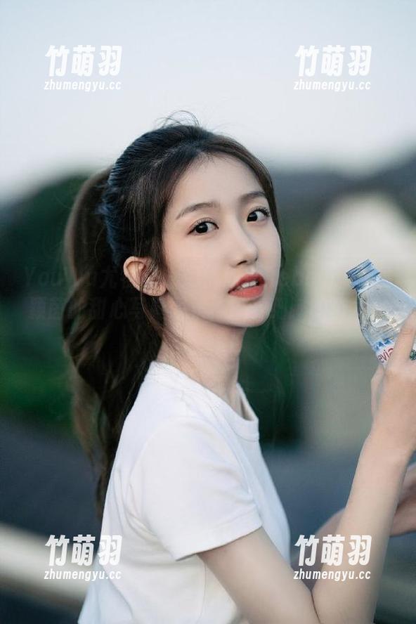 YouWu尤物馆 - 尽情欣赏Rebecca_吴颖茵的甜心写真图集，感受细腻的艺术魅力.txt