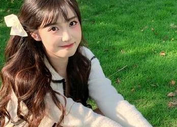YouWu尤物馆 – 陆萱萱Cecilia最新日常写真，图片中一秒变身搞笑女神，笑翻众人，快来看看！.txt