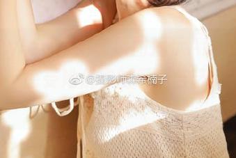 beautyleg – 全套原图揭示Aileen教室的灵感，感受她优雅的瞬间与艺术气息！.txt