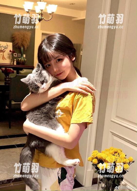 beautyleg - 优雅动人的Annie水手服套图，尽情下载，感受梦幻般的美丽瞬间！.txt