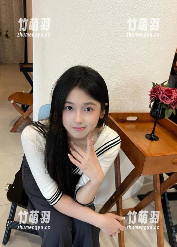 beautyleg - Lucy的透明艺术探索：带你领略每一幅作品的精致之美.txt