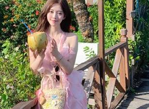 beautyleg – 无圣光原图中的Maggie黑丝，展现她的优雅与个性魅力.txt