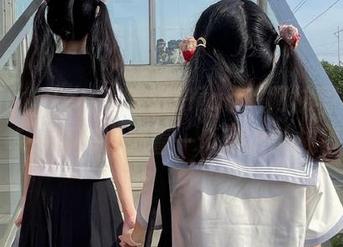 beautyleg – 走近Miga的网袜写真作品：每一幅都讲述着一个动人的故事.txt