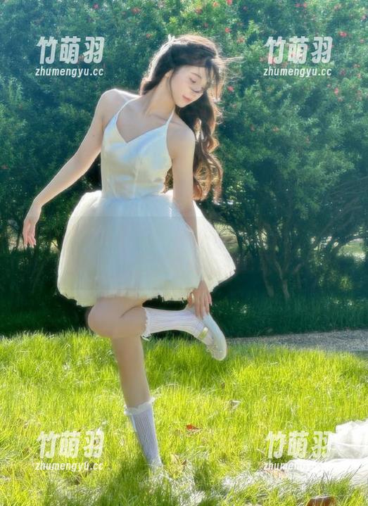 beautyleg - Queena御姐写真合集：独家下载，让你瞬间爱上她的风采！.txt