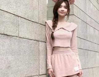 beautyleg – Queenie双马尾原图精选：记录每一个令人心动的瞬间.txt