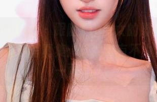 beautyleg – 跟随Xin修女的脚步，探索她的最新写真集：修女也有不为人知的一面.txt
