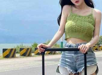 beautyleg – 泳池里玩水，林瑞瑜的精选图集，让你瞬间化身水中精灵！.txt