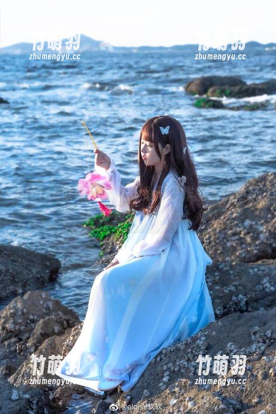 eloise软软最新女仆兔尾巴作品，优质资源等你欣赏！.txt