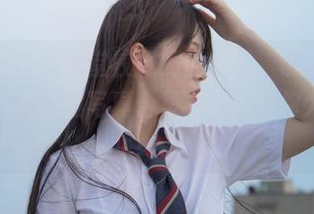 在fushii_海堂校服的世界里，谁还在乎教室？最风趣写真合集下载，让你大笑不止！.txt