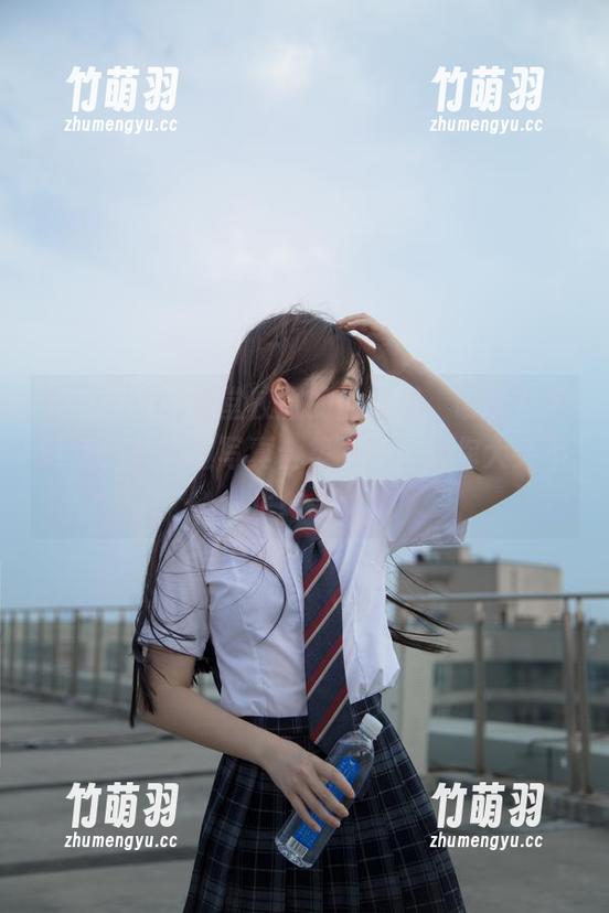 在fushii_海堂校服的世界里，谁还在乎教室？最风趣写真合集下载，让你大笑不止！.txt