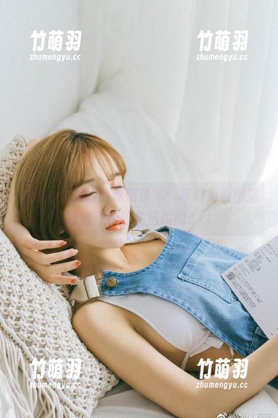 pans - 妮妮的透明艺术：写真集原图描绘她独特的生活瞬间.txt