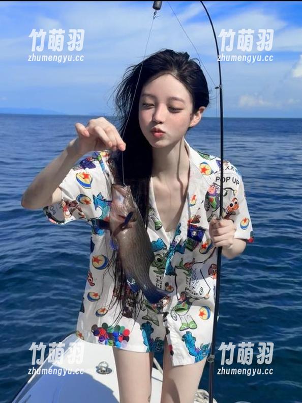 pans - 拥抱清新夏日，小小的短裤写真全套带你感受甜美风情！.txt