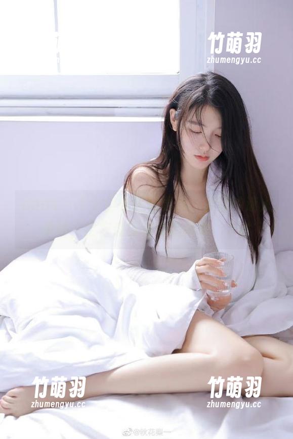 pans - 木木全新图包更新：御姐的迷人瞬间，全方位展现她的风采！.txt