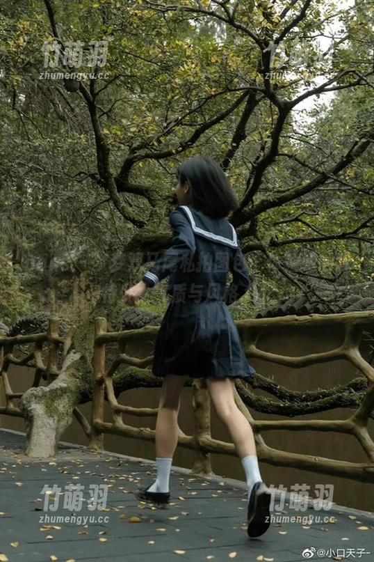 pans - 梦梦双马尾私拍图包，体验她的独特少女气质与风格.txt