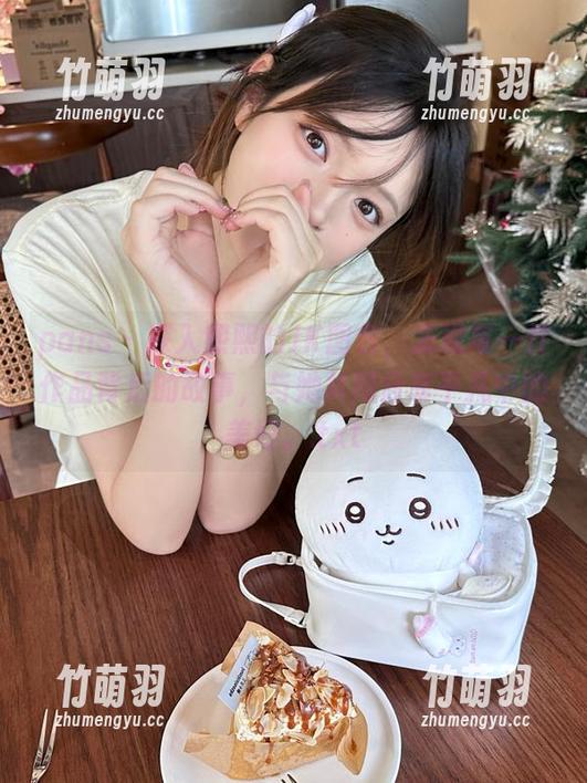 pans - 深入熙熙的JK图包，发现每一件作品背后的故事，与她共同分享平凡中的美好。.txt