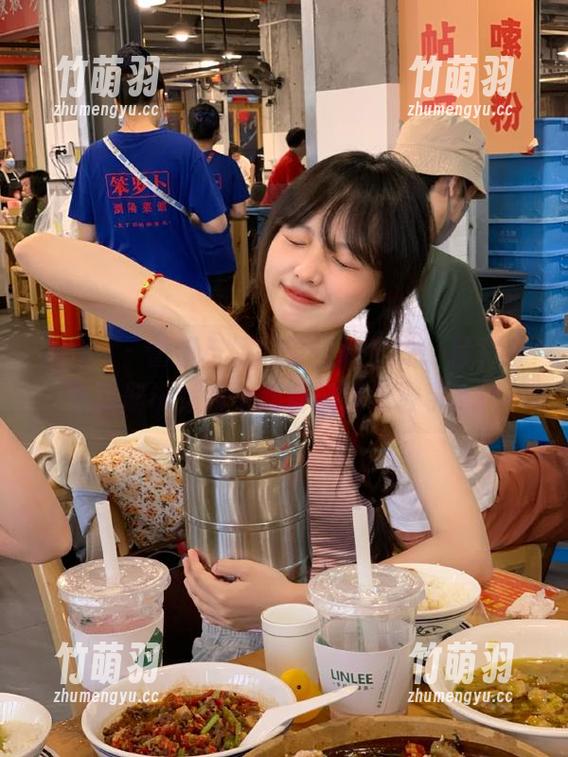 pans - 蕾蕾与她的蕾丝微小说：精彩合集图册讲述每个作品的背后故事.txt