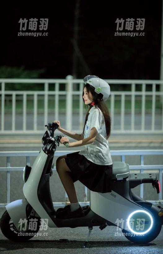 沉浸在puypuy的Hanekawa美图合集，感受摄影中的无尽灵感.txt