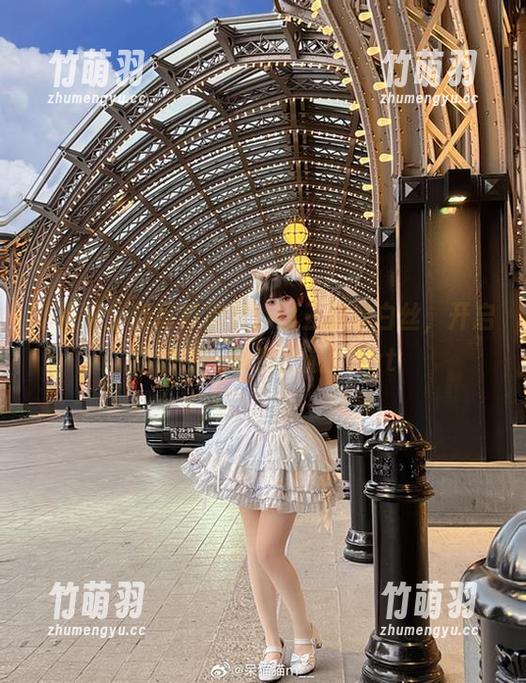 不呆猫全新写真欣赏：狂三黑丝白丝，开启你的视觉享受之旅！.txt