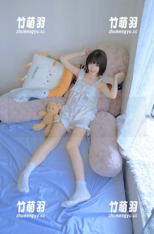 丝慕GIRL - 佳佳私密高清写真集大揭秘：死库水的别样风情，留住动人的瞬间记忆！.txt